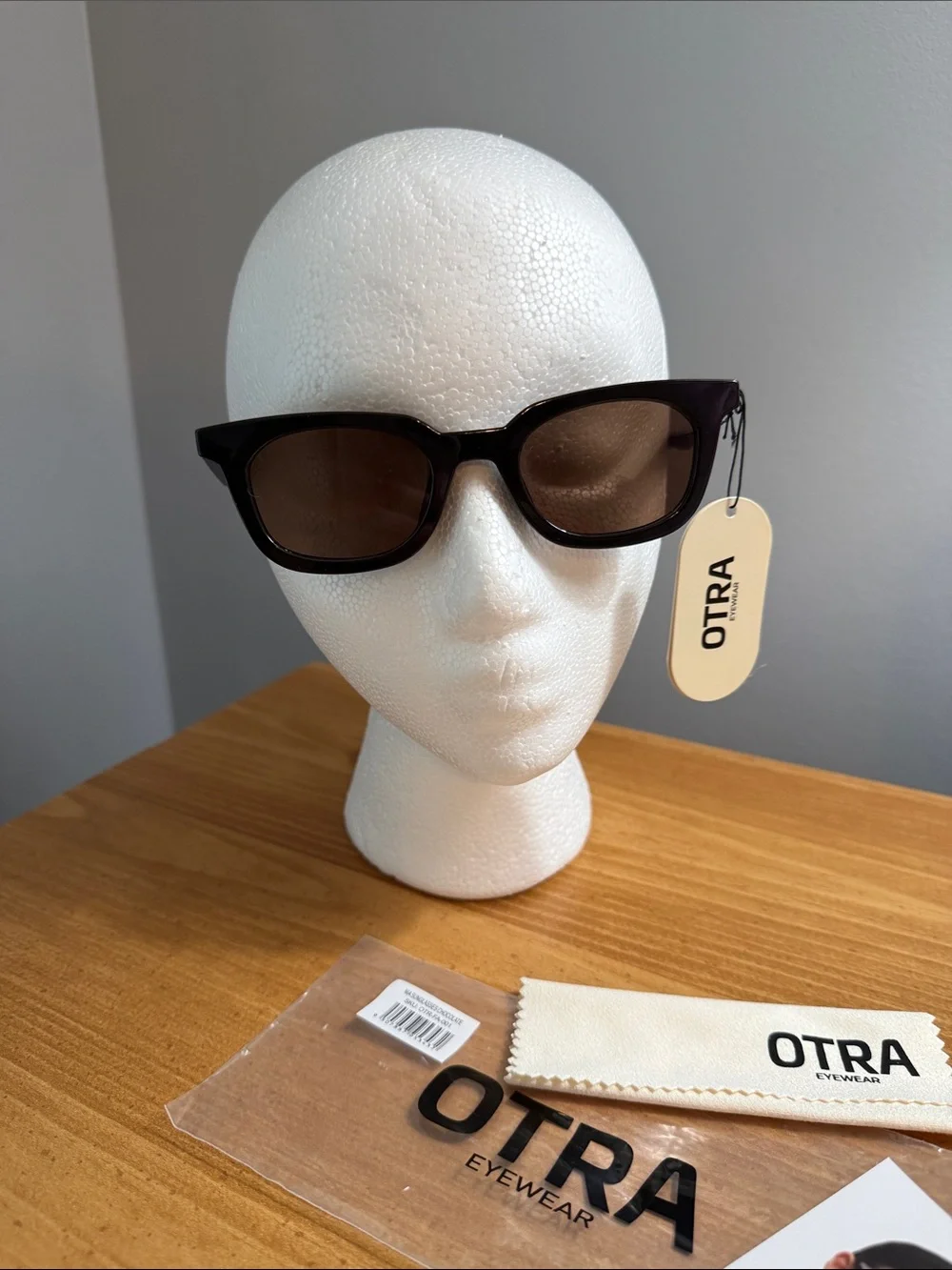 OTRA Women’s Nia Sunglasses in Chocolate - Picture 4 of 5